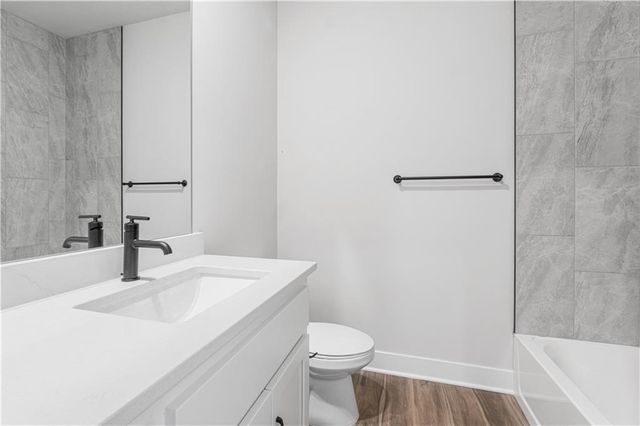 1583 Grayhawk Drive, Basehor, KS 66007