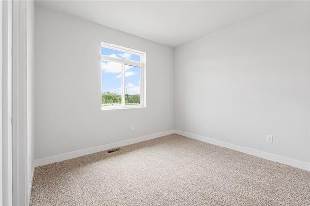 1583 Grayhawk Drive, Basehor, KS 66007