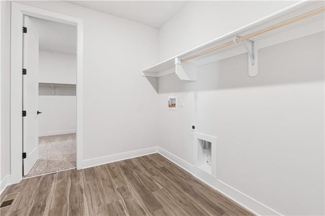 1583 Grayhawk Drive, Basehor, KS 66007