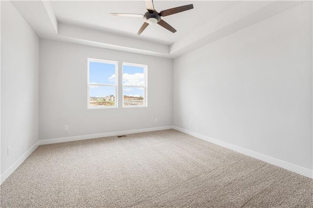 1583 Grayhawk Drive, Basehor, KS 66007