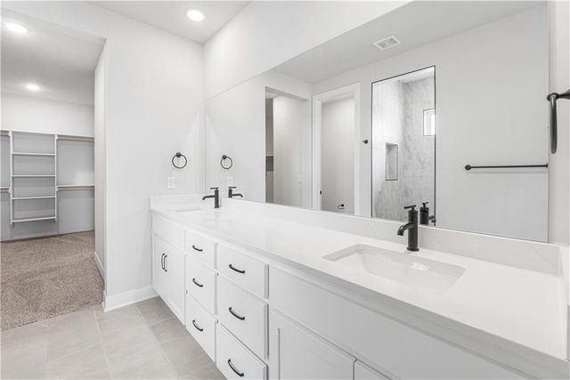 1583 Grayhawk Drive, Basehor, KS 66007