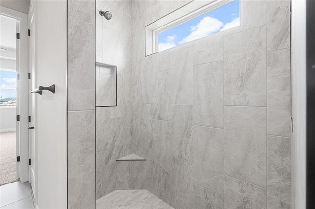 1583 Grayhawk Drive, Basehor, KS 66007