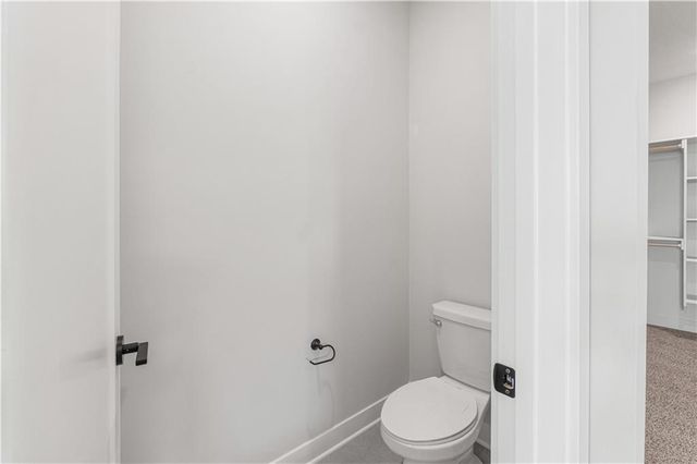 1583 Grayhawk Drive, Basehor, KS 66007