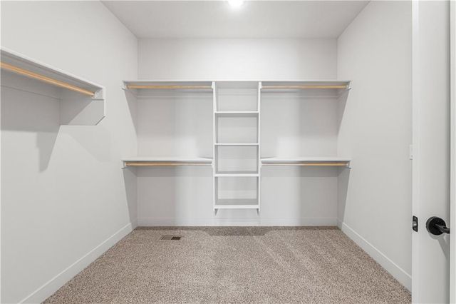 1583 Grayhawk Drive, Basehor, KS 66007