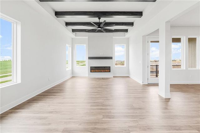 1583 Grayhawk Drive, Basehor, KS 66007