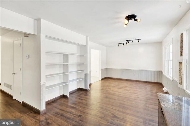 2439 CYPRESS DR, Lancaster, PA 17602