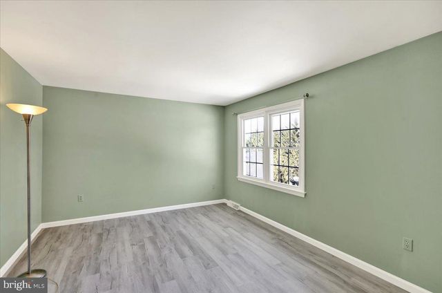 2439 CYPRESS DR, Lancaster, PA 17602