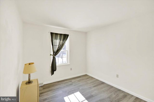 2439 CYPRESS DR, Lancaster, PA 17602