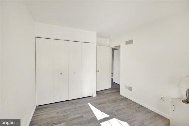 2439 CYPRESS DR, Lancaster, PA 17602