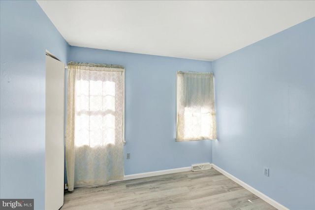 2439 CYPRESS DR, Lancaster, PA 17602