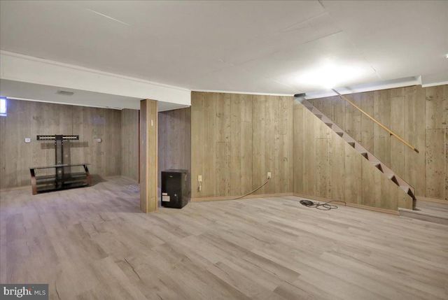 2439 CYPRESS DR, Lancaster, PA 17602