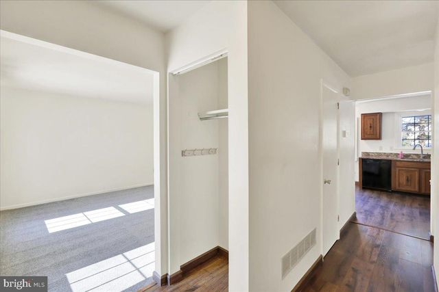 2439 CYPRESS DR, Lancaster, PA 17602