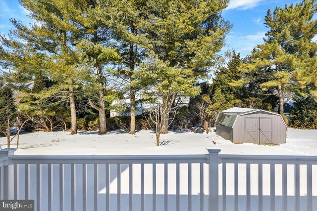 2439 CYPRESS DR, Lancaster, PA 17602