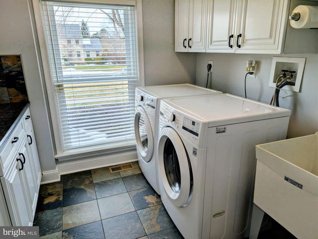 60 MATTHEW CIR, Richboro, PA 18954