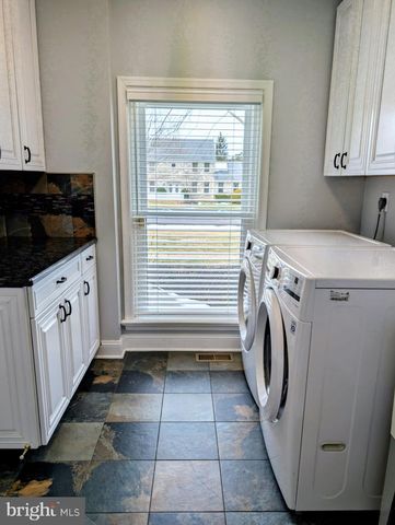 60 MATTHEW CIR, Richboro, PA 18954