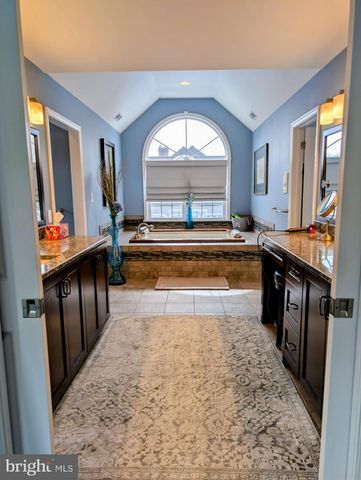 60 MATTHEW CIR, Richboro, PA 18954