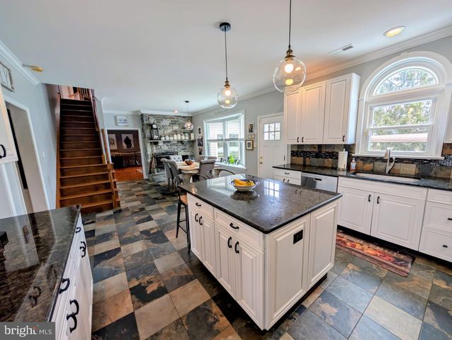 60 MATTHEW CIR, Richboro, PA 18954