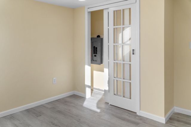 42 Pioneer Way, Springfield, MA 01119