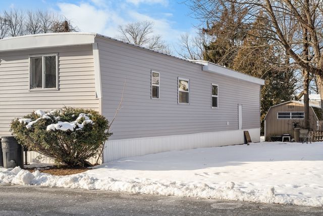 42 Pioneer Way, Springfield, MA 01119