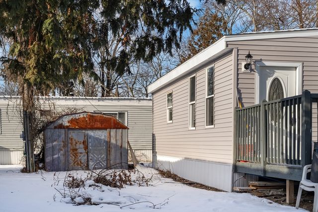 42 Pioneer Way, Springfield, MA 01119
