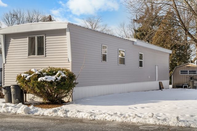 42 Pioneer Way, Springfield, MA 01119