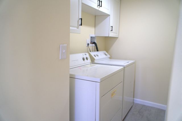 42 Pioneer Way, Springfield, MA 01119