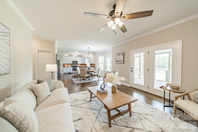 151 Turnberry Lane, Mooresville, NC 28117