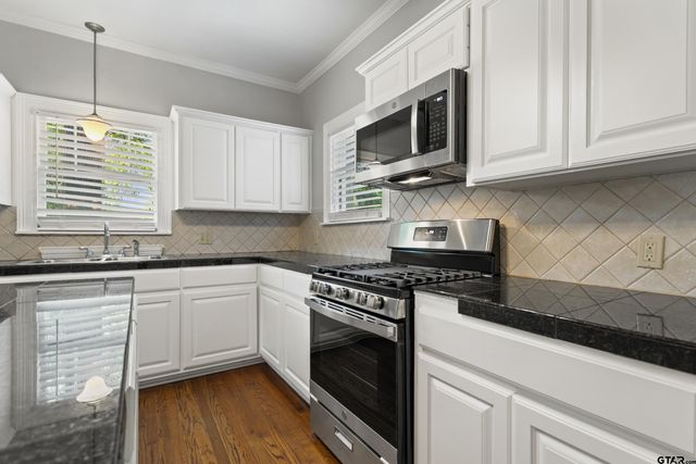 1205 S Augusta, Tyler, TX 75701