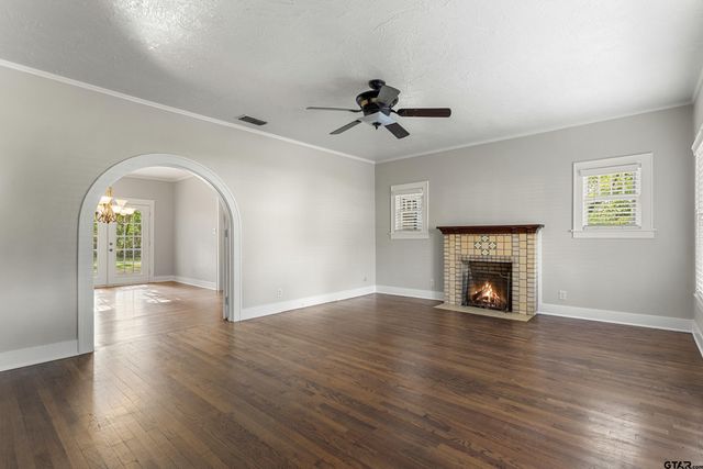 1205 S Augusta, Tyler, TX 75701
