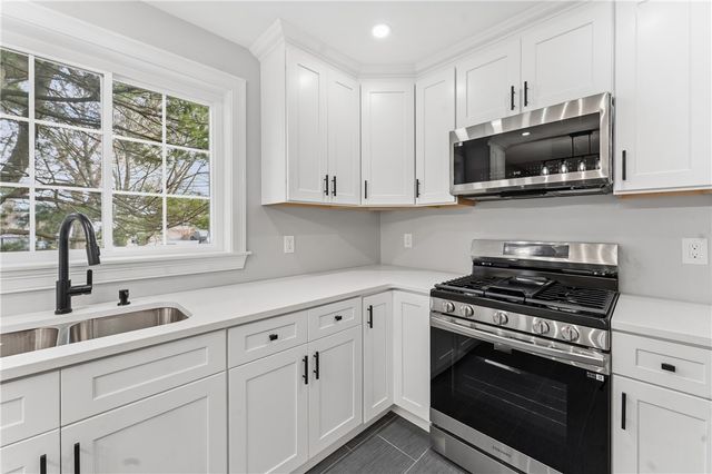 40 Allendale Avenue, North Providence, RI 02911