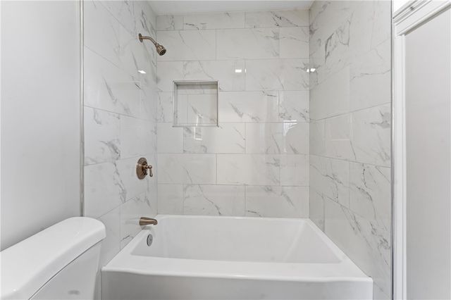 40 Allendale Avenue, North Providence, RI 02911