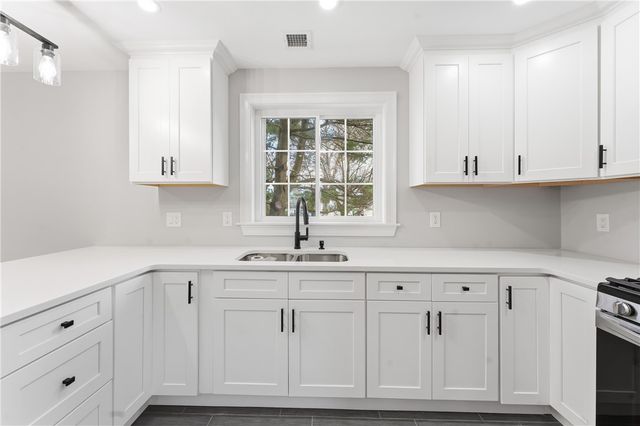 40 Allendale Avenue, North Providence, RI 02911