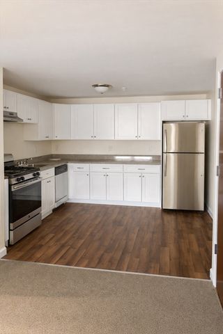 361 Hildreth St 24, Lowell, MA 01850