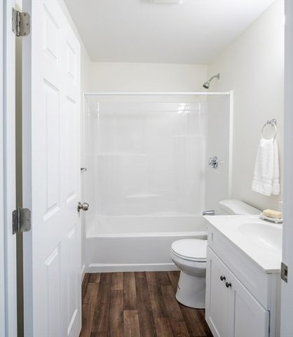 361 Hildreth St 24, Lowell, MA 01850