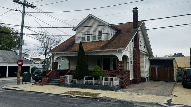 2 Parkview Avenue, Providence, RI 02905