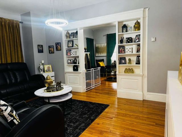 2 Parkview Avenue, Providence, RI 02905