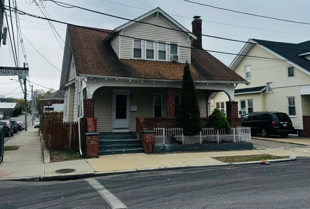 2 Parkview Avenue, Providence, RI 02905