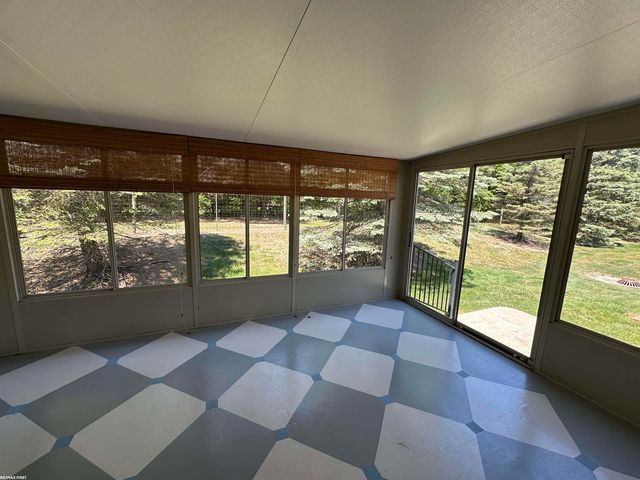 673 W Snowbird Circle, St Clair, MI 48079
