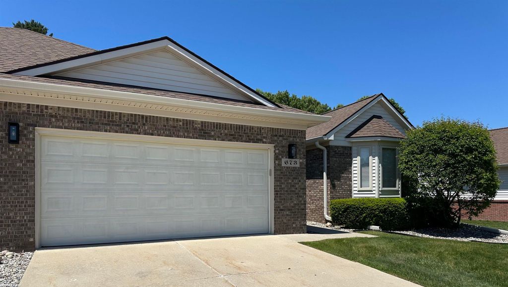 673 W Snowbird Circle, St Clair, MI 48079