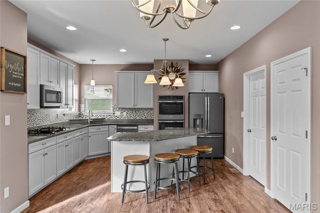 1004 Autumn Valley Court, Fenton, MO 63026