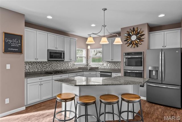 1004 Autumn Valley Court, Fenton, MO 63026