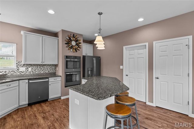 1004 Autumn Valley Court, Fenton, MO 63026