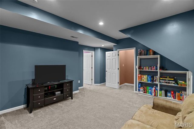 1004 Autumn Valley Court, Fenton, MO 63026
