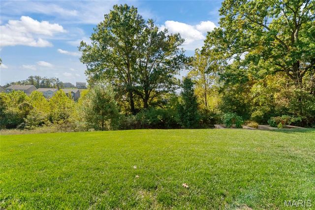 1004 Autumn Valley Court, Fenton, MO 63026