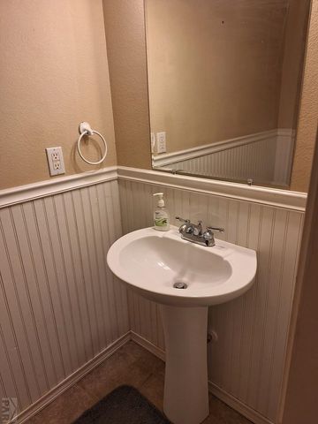 504 Kimble Ave, Swink, CO 81077