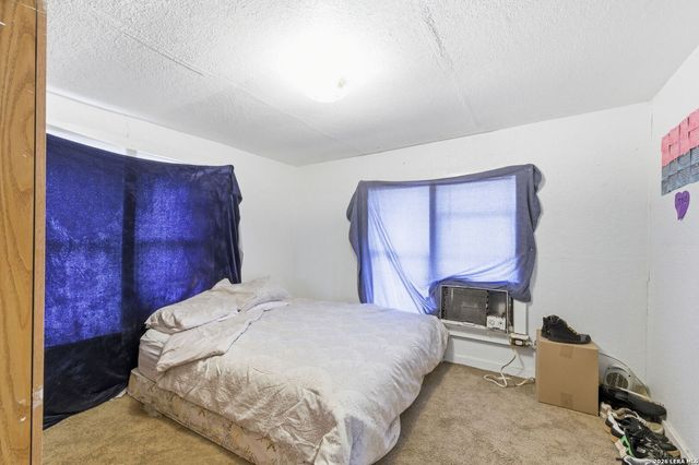 911 Hill ST, Fredericksburg, TX 78624