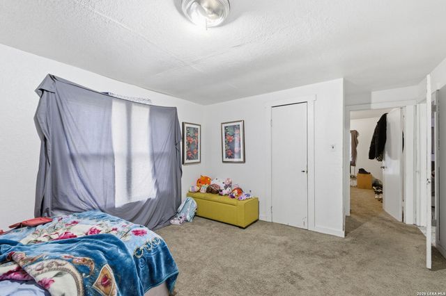 911 Hill ST, Fredericksburg, TX 78624