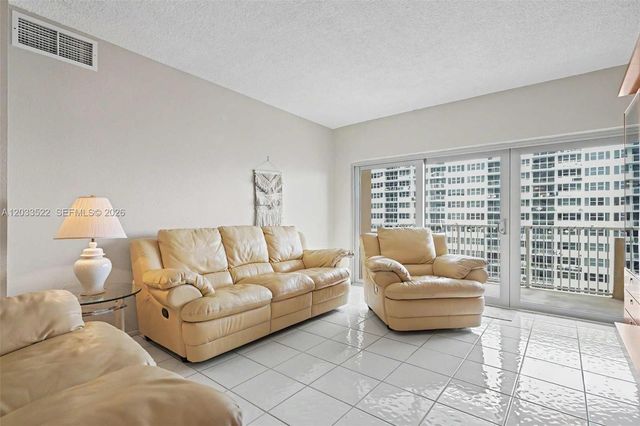 1980 S Ocean Drive 15A, Hallandale Beach, FL 33009