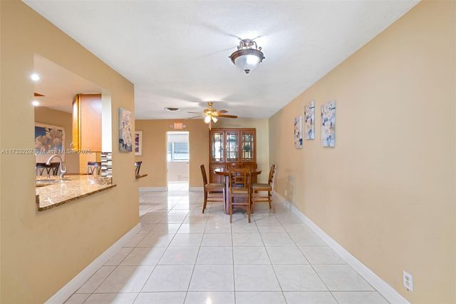 8406 NW 35th St, Coral Springs, FL 33065