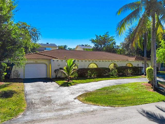 8406 NW 35th St, Coral Springs, FL 33065